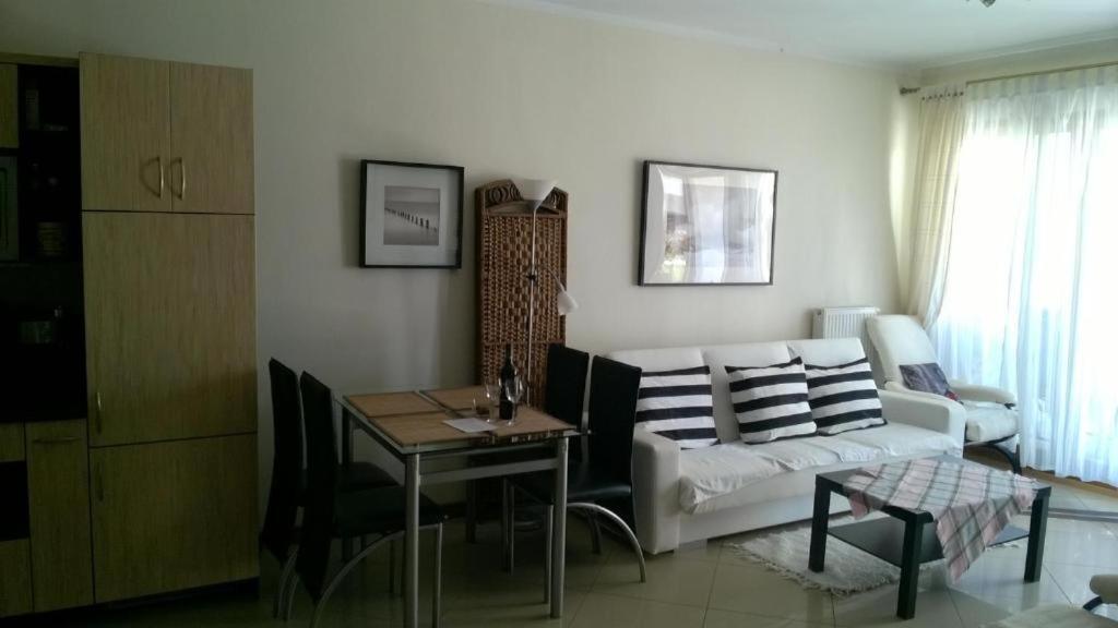 Swinoujscie Platan Patio 2- Berry Apartments ภายนอก รูปภาพ