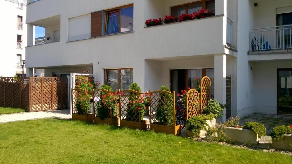 Swinoujscie Platan Patio 2- Berry Apartments ภายนอก รูปภาพ